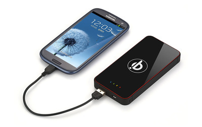 逸腾新技术2013专利产品 QI无线充电板兼移动电源，工厂直销引领便捷生活